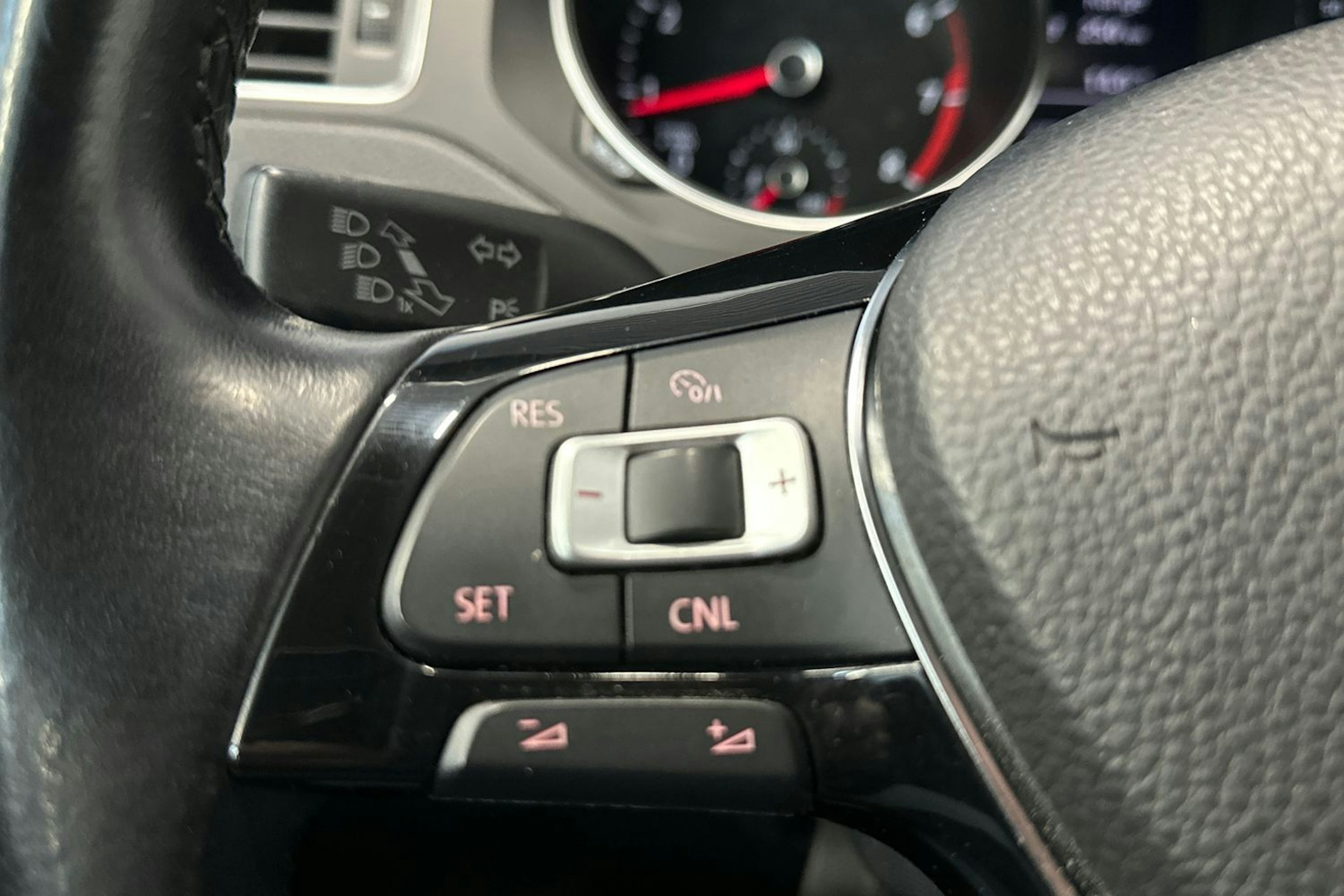 musta Volkswagen Jetta 2015 kuva 20.