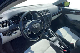 sininen Volkswagen Jetta 2015 kuva 3.