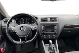 sininen Volkswagen Jetta 2015 kuva 3.