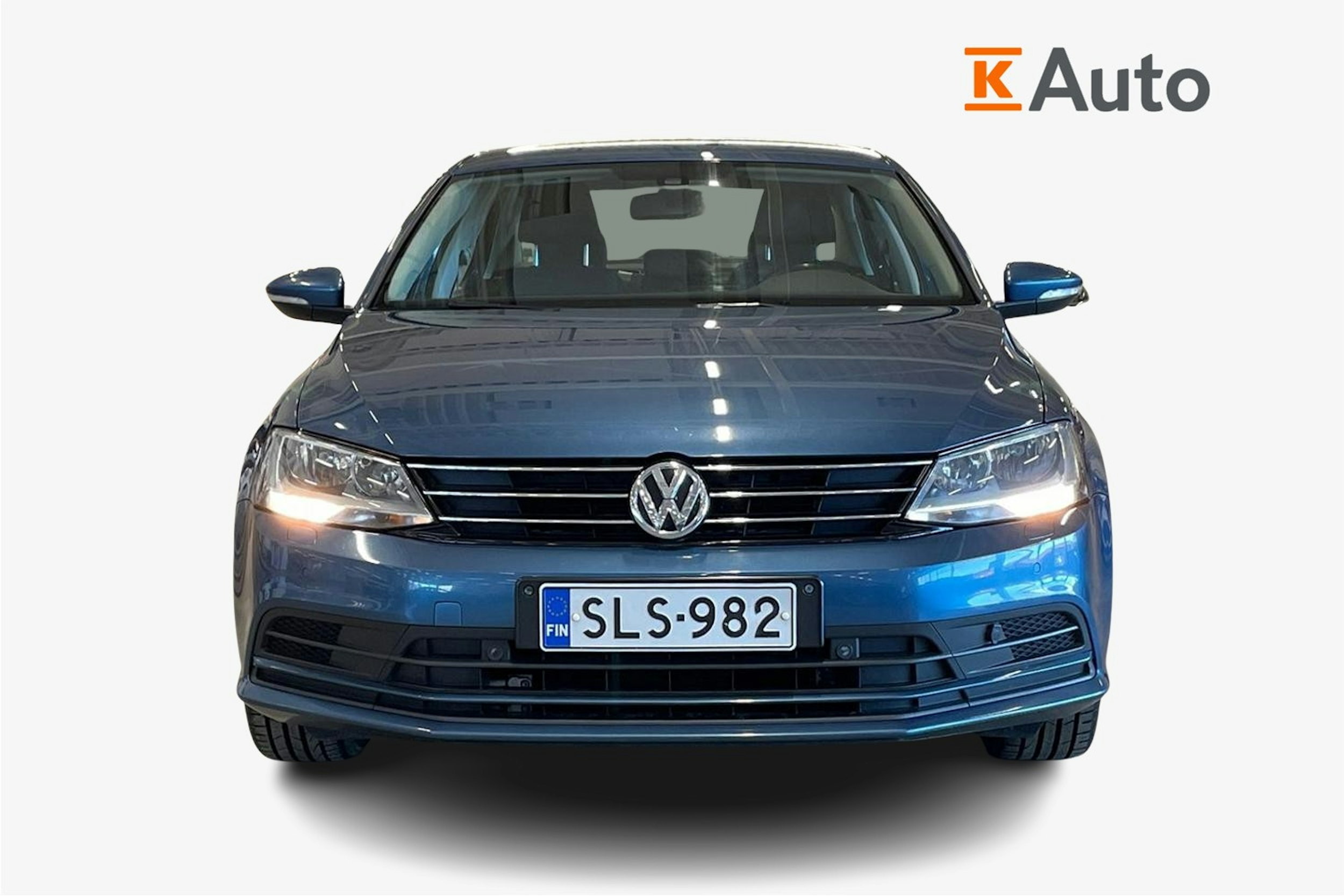 sininen Volkswagen Jetta 2015 kuva 5.