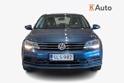 sininen Volkswagen Jetta 2015 kuva 5.