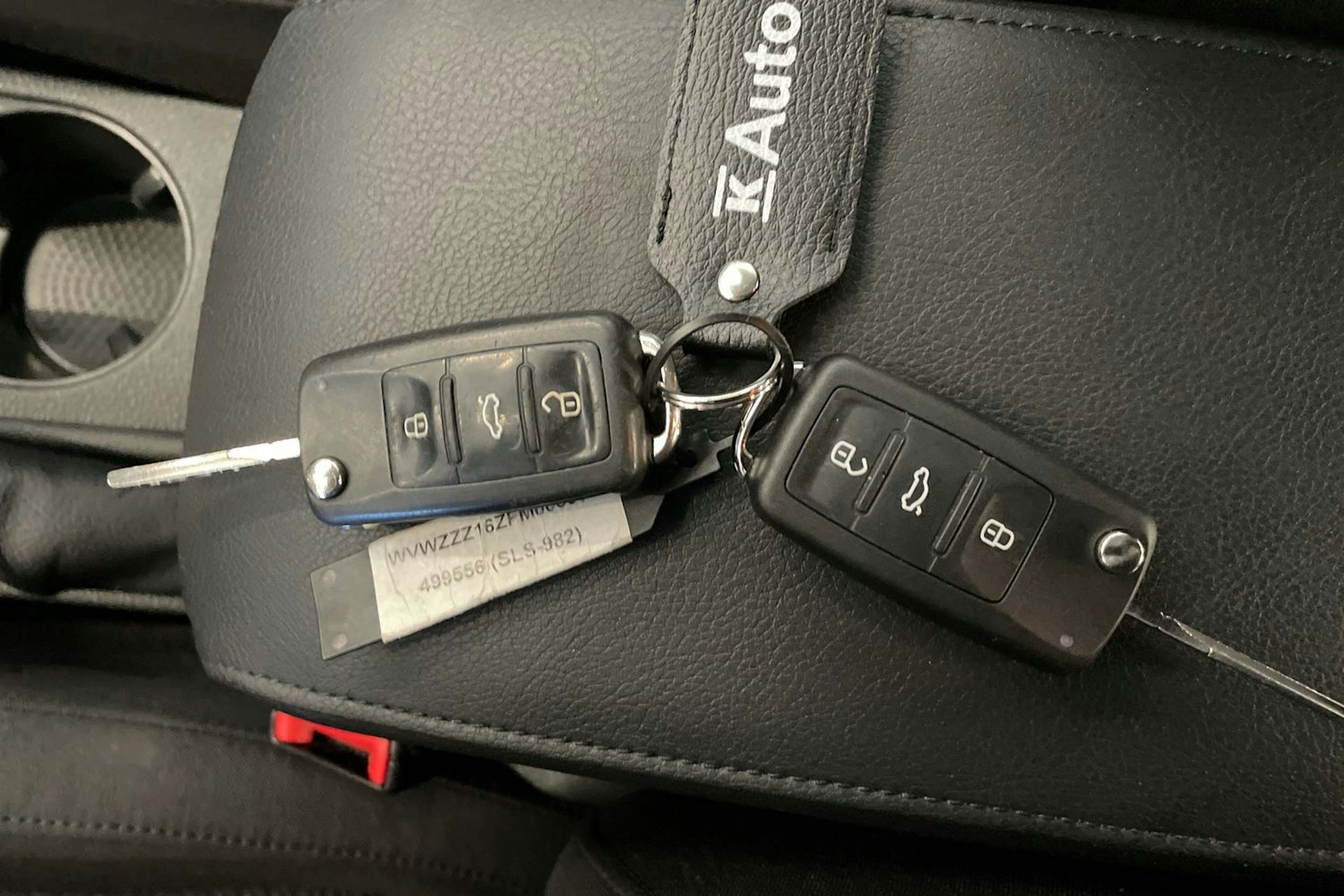 sininen Volkswagen Jetta 2015 kuva 28.