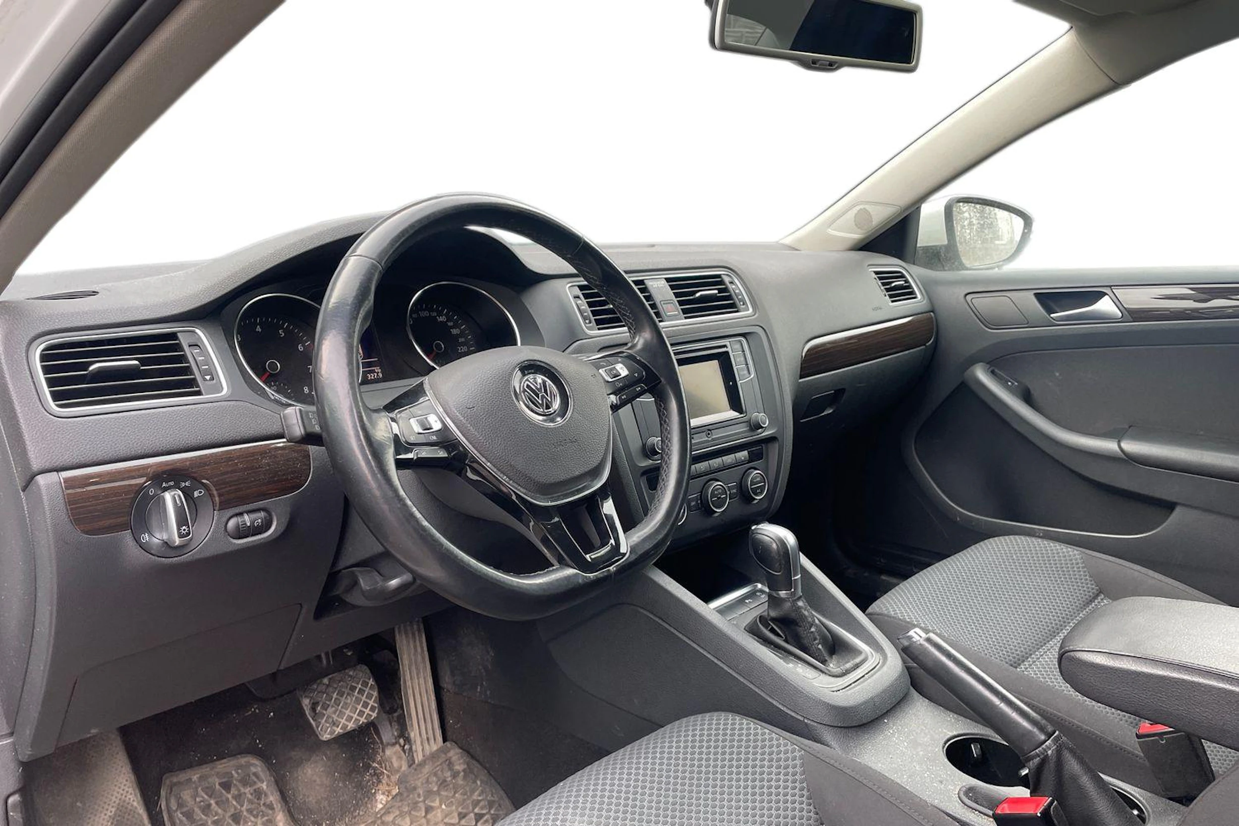 valkoinen Volkswagen Jetta 2016 kuva 3.