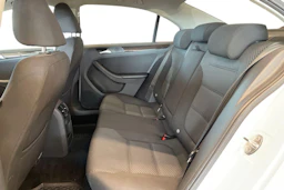 valkoinen Volkswagen Jetta 2016 kuva 8.