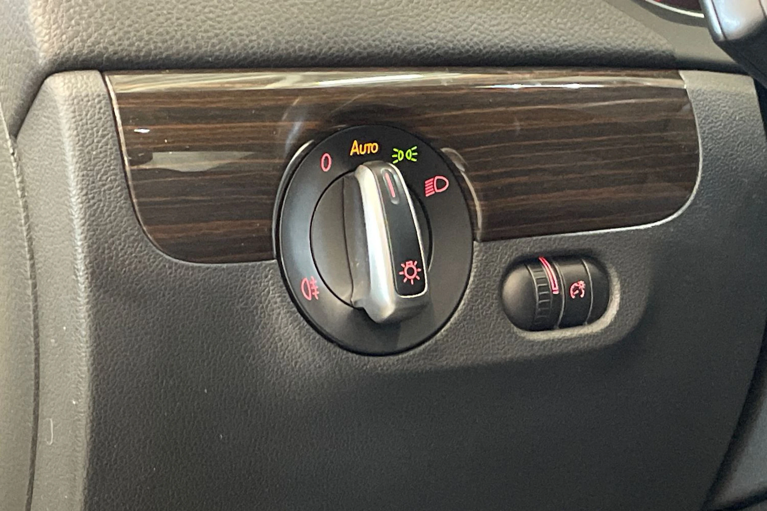 valkoinen Volkswagen Jetta 2016 kuva 15.