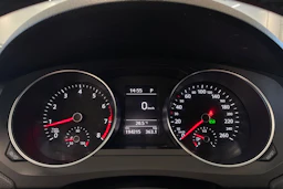 valkoinen Volkswagen Jetta 2016 kuva 16.