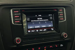 valkoinen Volkswagen Jetta 2016 kuva 17.