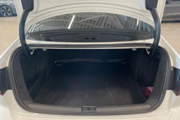 valkoinen Volkswagen Jetta 2016 kuva 24.