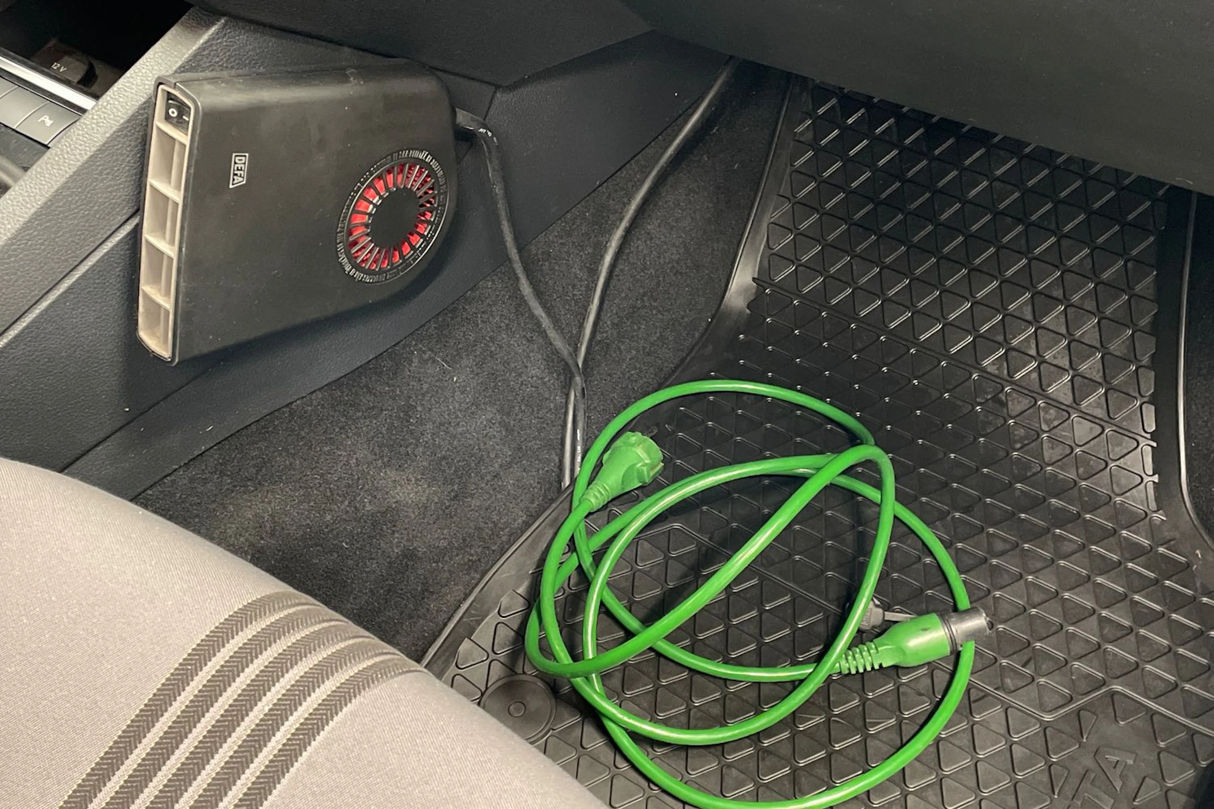 Ruskea (beige) Volkswagen JETTA 2016 kuva 17.
