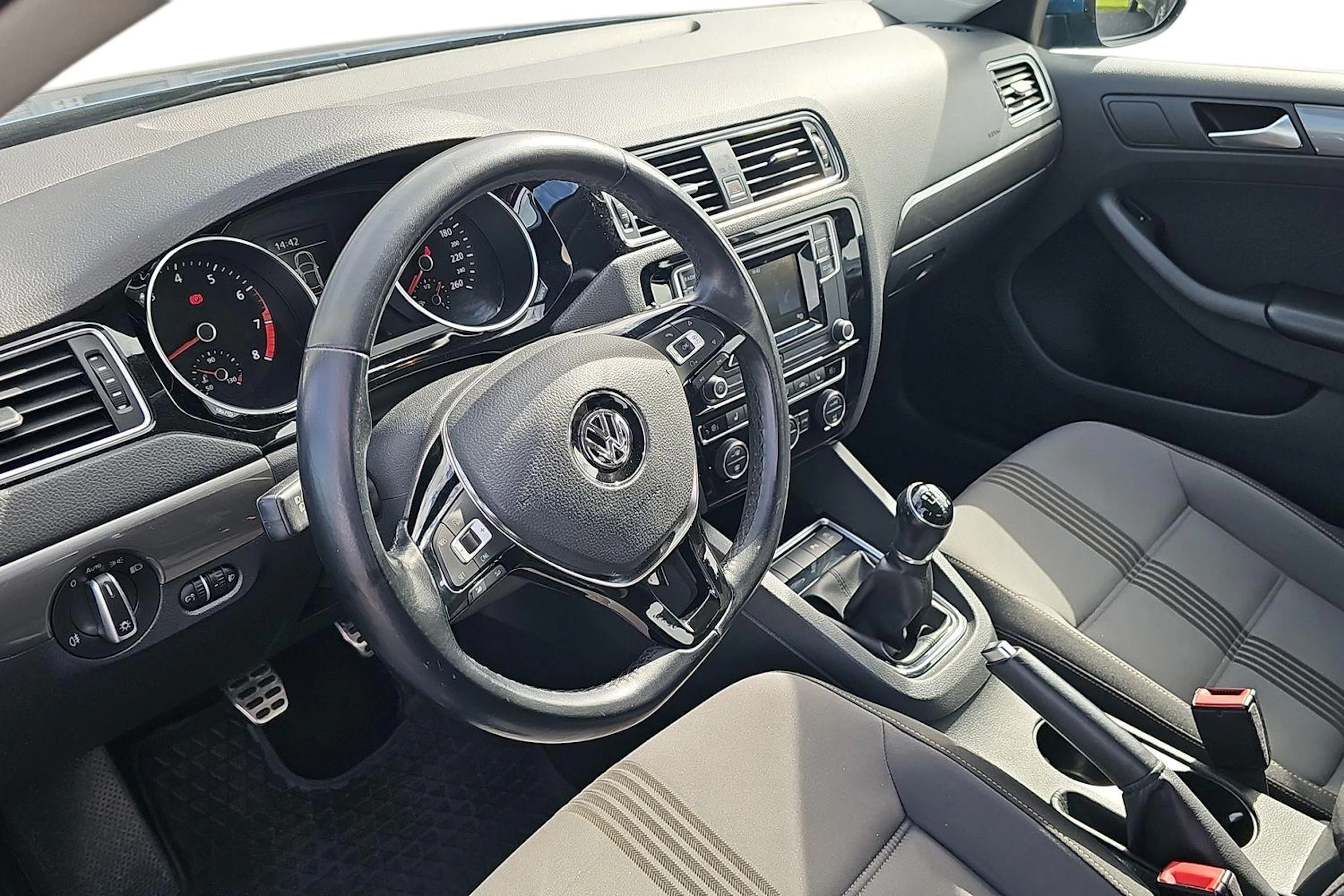 Sininen Volkswagen JETTA 2016 kuva 3.