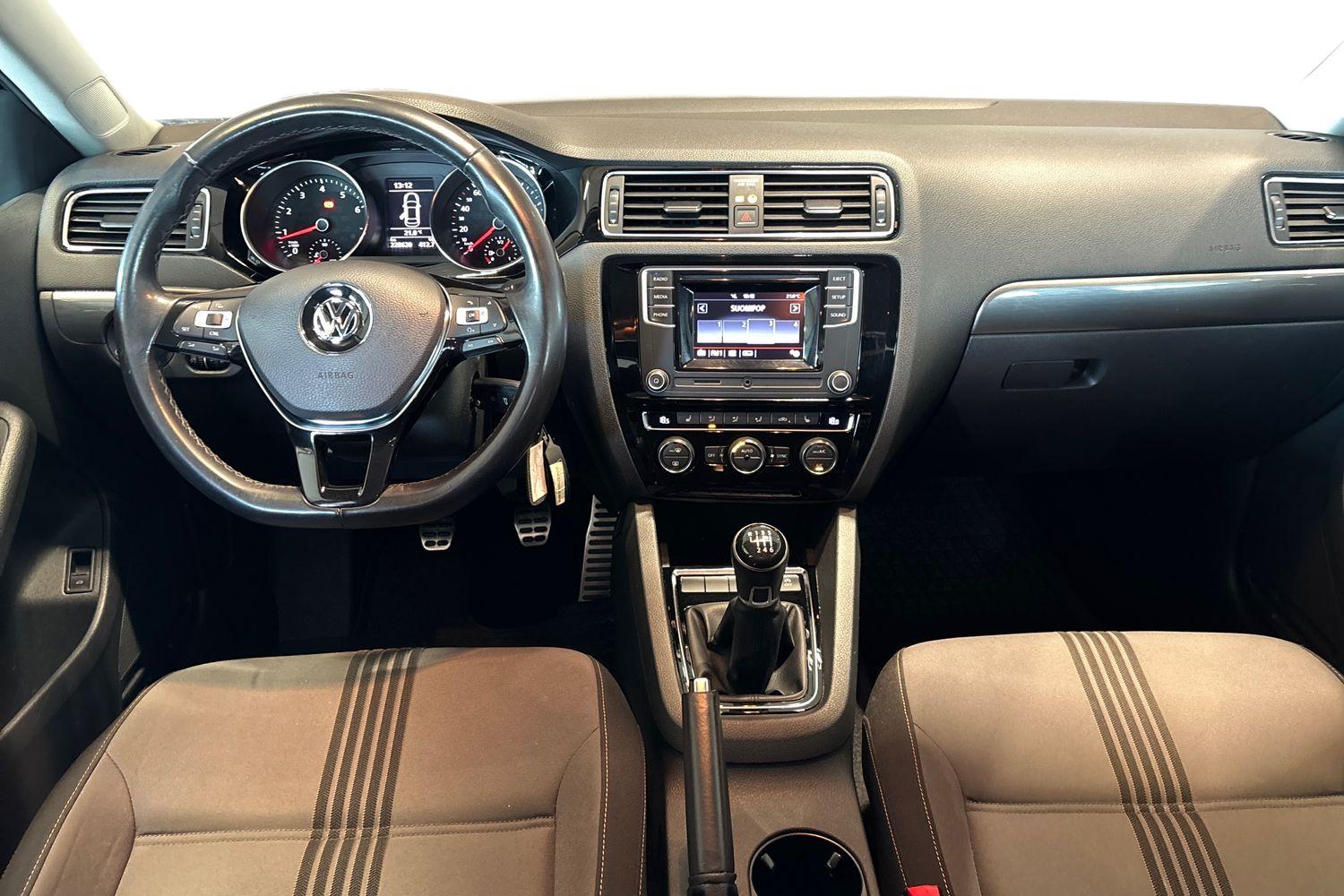 Volkswagen Jetta 2016, kuva 7/17