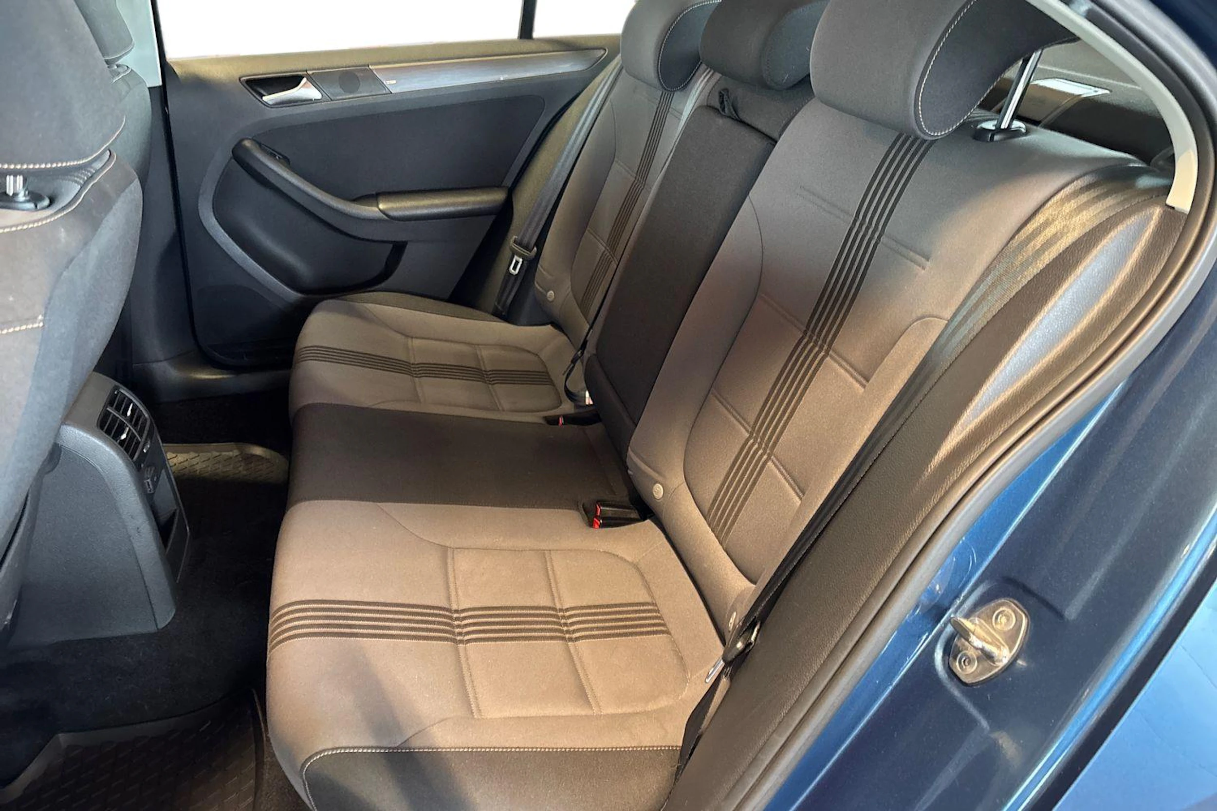 Sininen Volkswagen JETTA 2016 kuva 8.