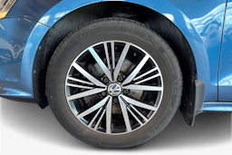Sininen Volkswagen JETTA 2016 kuva 9.