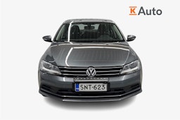 harmaa Volkswagen Jetta 2016 kuva 5.