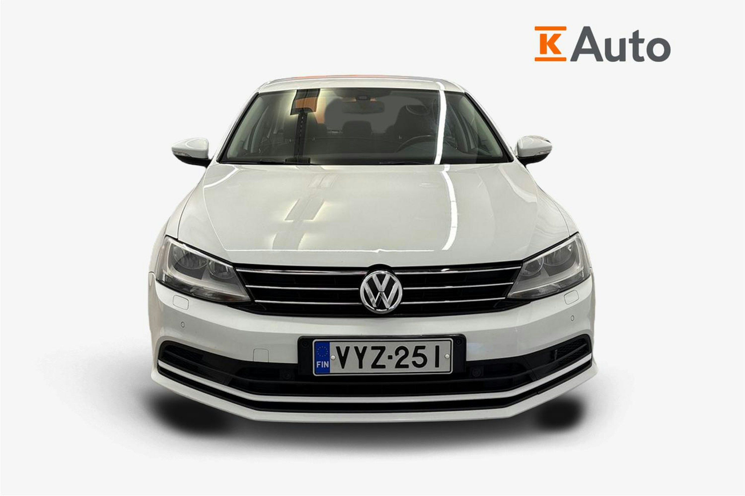 valkoinen Volkswagen Jetta 2016 kuva 4.