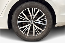 valkoinen Volkswagen Jetta 2016 kuva 9.