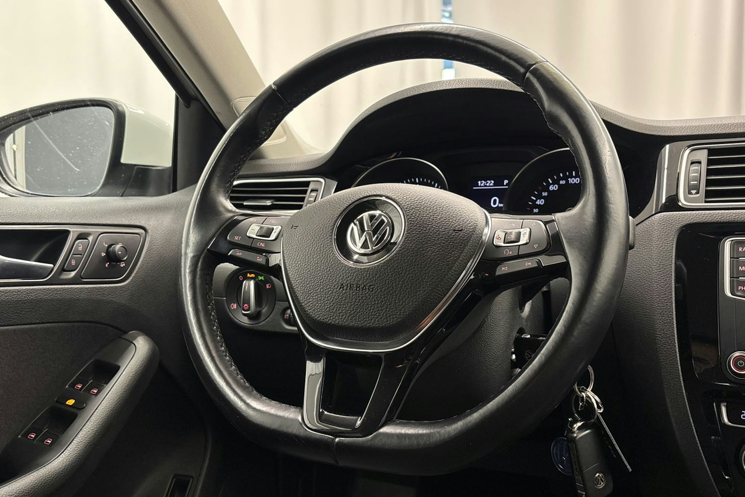 valkoinen Volkswagen Jetta 2016 kuva 11.