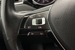 valkoinen Volkswagen Jetta 2016 kuva 12.