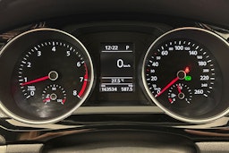 valkoinen Volkswagen Jetta 2016 kuva 14.