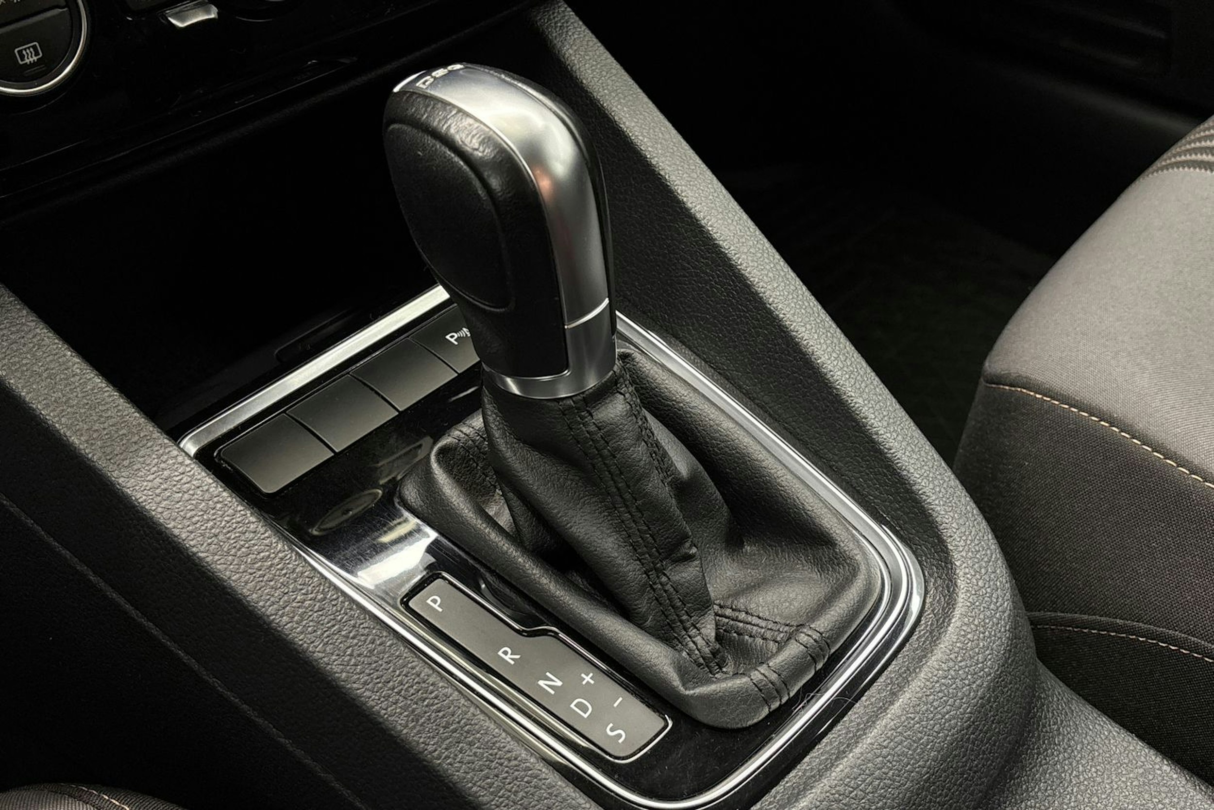 valkoinen Volkswagen Jetta 2016 kuva 15.