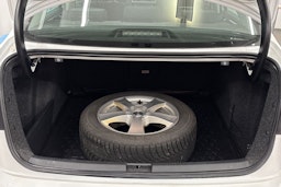 valkoinen Volkswagen Jetta 2016 kuva 16.