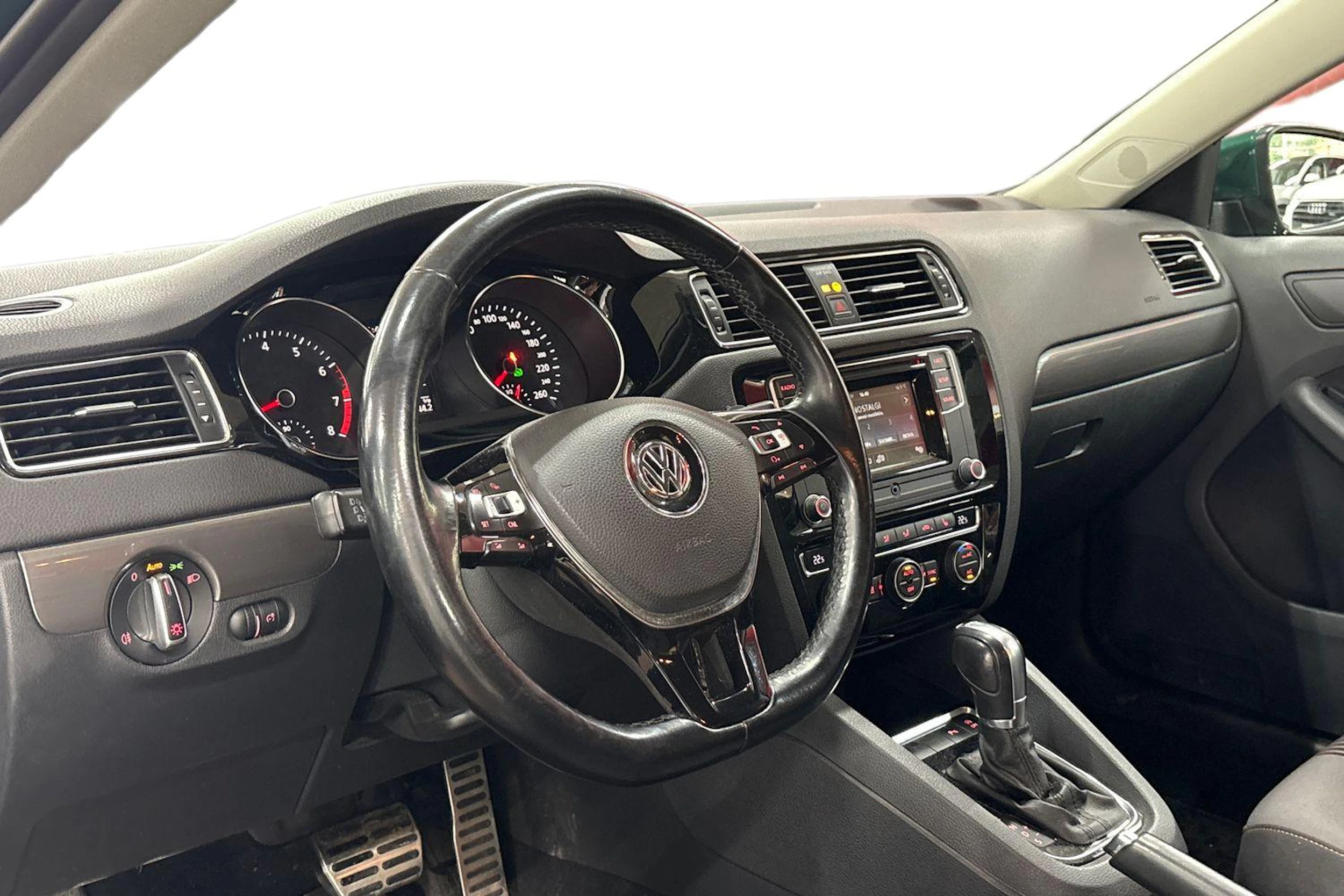 vihreä Volkswagen Jetta 2017 kuva 3.