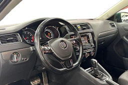 vihreä Volkswagen Jetta 2017 kuva 3.