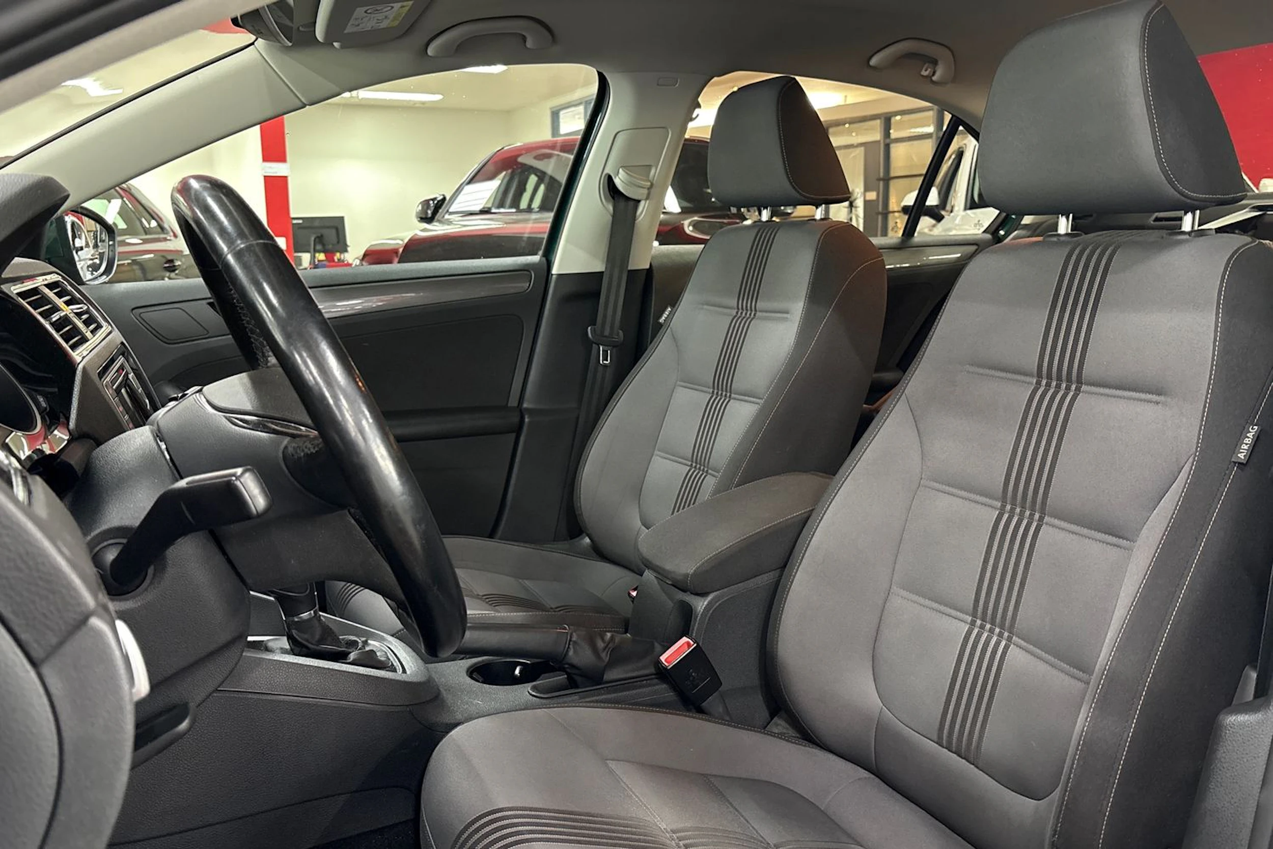 vihreä Volkswagen Jetta 2017 kuva 4.