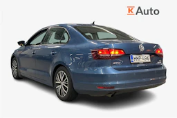 sininen Volkswagen Jetta 2017 kuva 2.