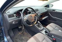 sininen Volkswagen Jetta 2017 kuva 3.
