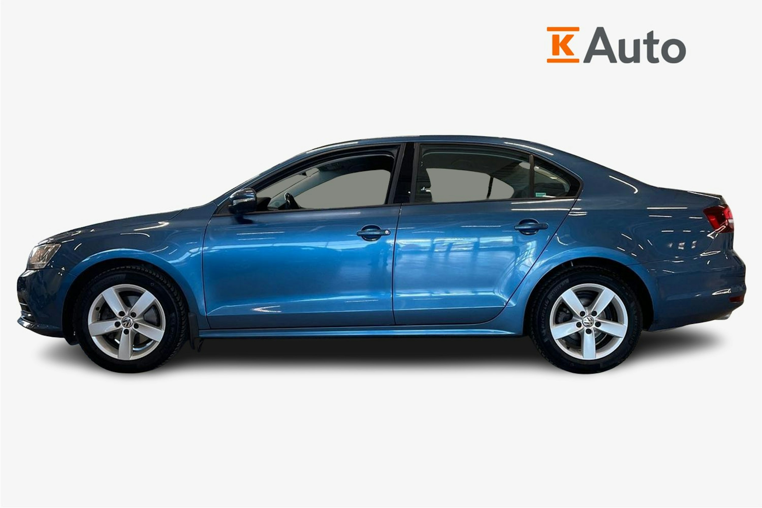 sininen Volkswagen Jetta 2017 kuva 6.