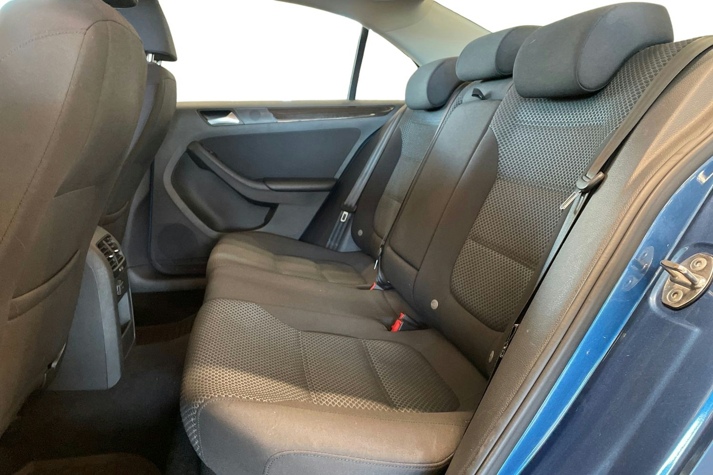sininen Volkswagen Jetta 2017 kuva 10.