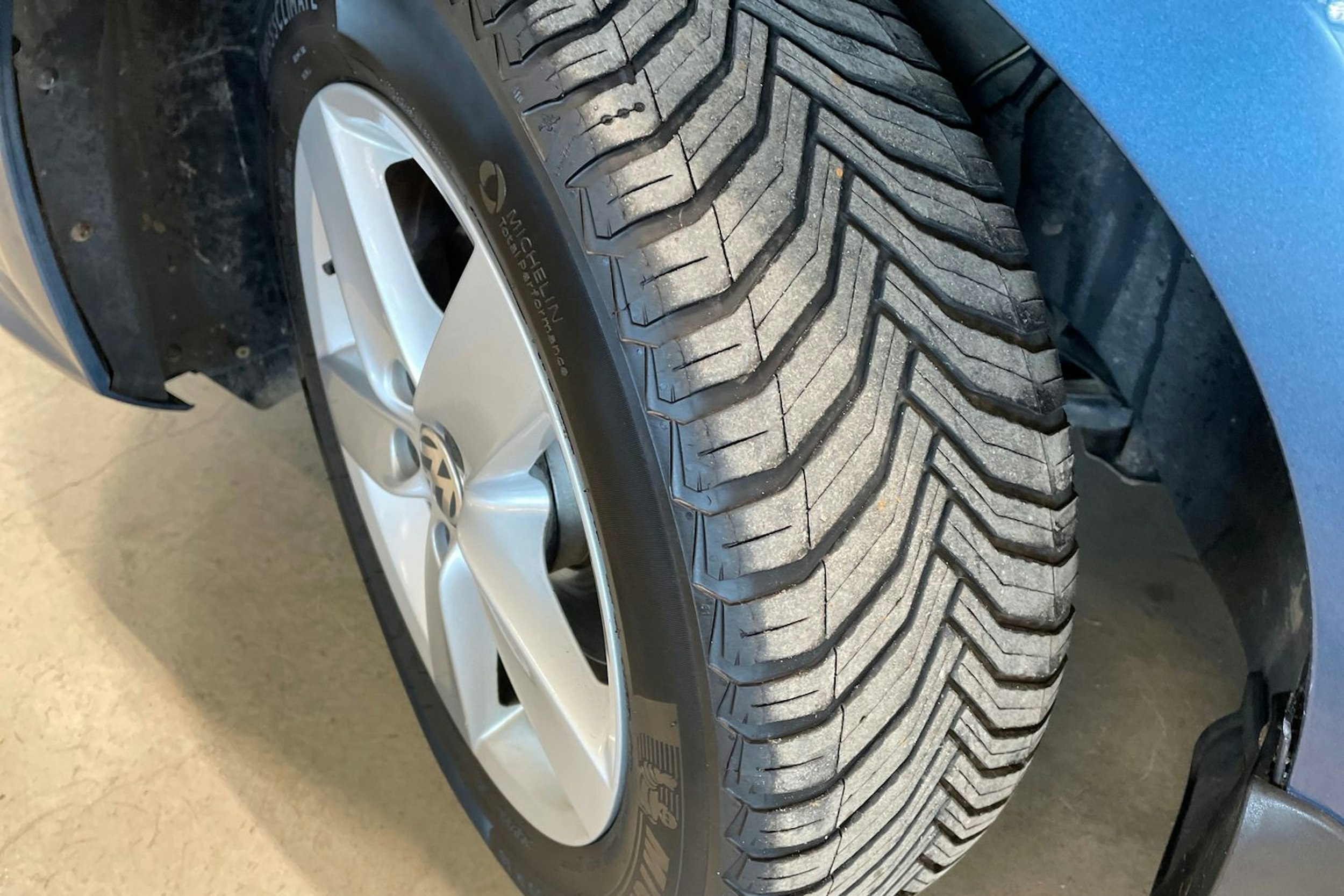 sininen Volkswagen Jetta 2017 kuva 13.