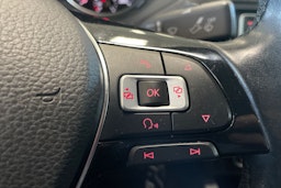 sininen Volkswagen Jetta 2017 kuva 15.