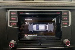 sininen Volkswagen Jetta 2017 kuva 19.