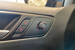 sininen Volkswagen Jetta 2017 kuva 26.