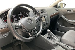 valkoinen Volkswagen Jetta 2017 kuva 7.