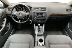 valkoinen Volkswagen Jetta 2017 kuva 9.