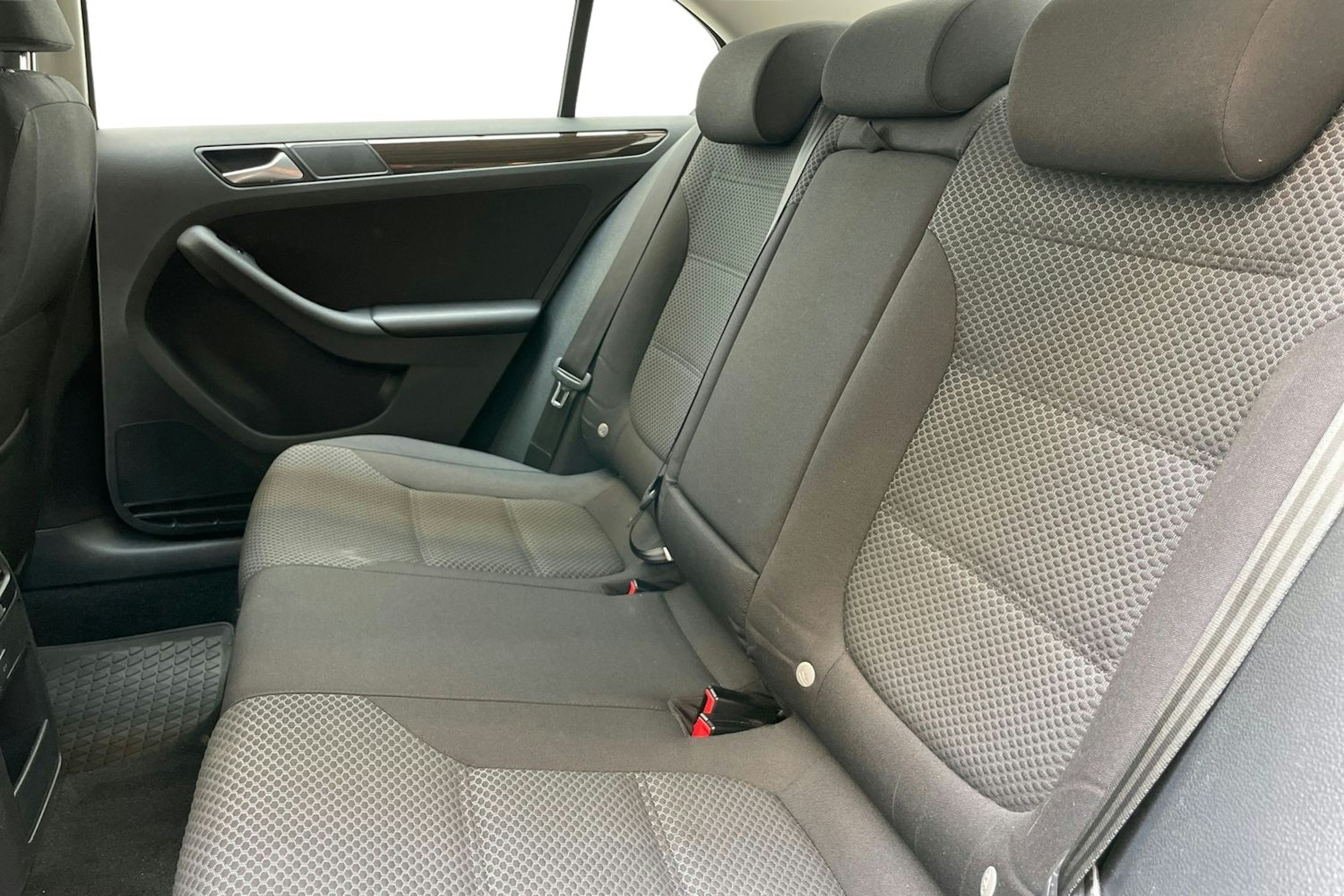 valkoinen Volkswagen Jetta 2017 kuva 10.