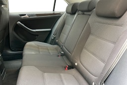 valkoinen Volkswagen Jetta 2017 kuva 10.