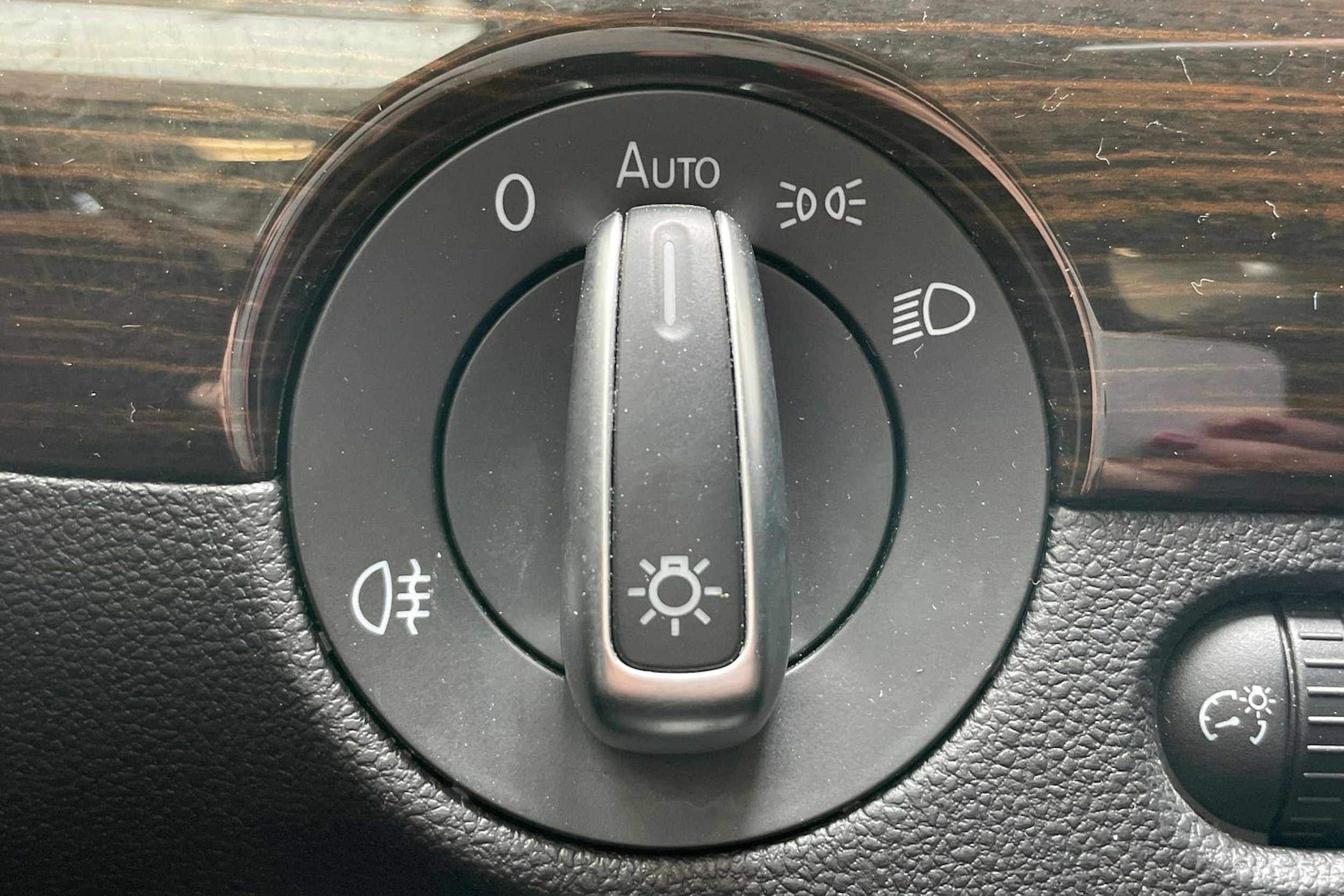 valkoinen Volkswagen Jetta 2017 kuva 18.