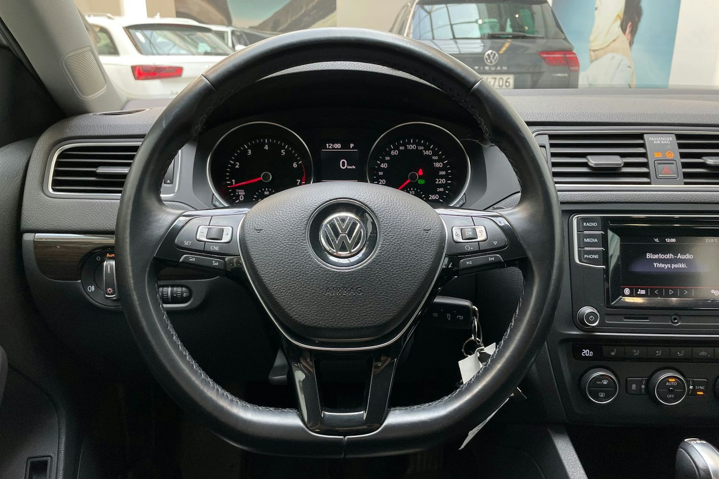 valkoinen Volkswagen Jetta 2017 kuva 21.