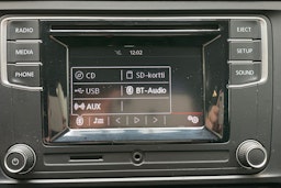valkoinen Volkswagen Jetta 2017 kuva 24.