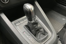 valkoinen Volkswagen Jetta 2017 kuva 28.