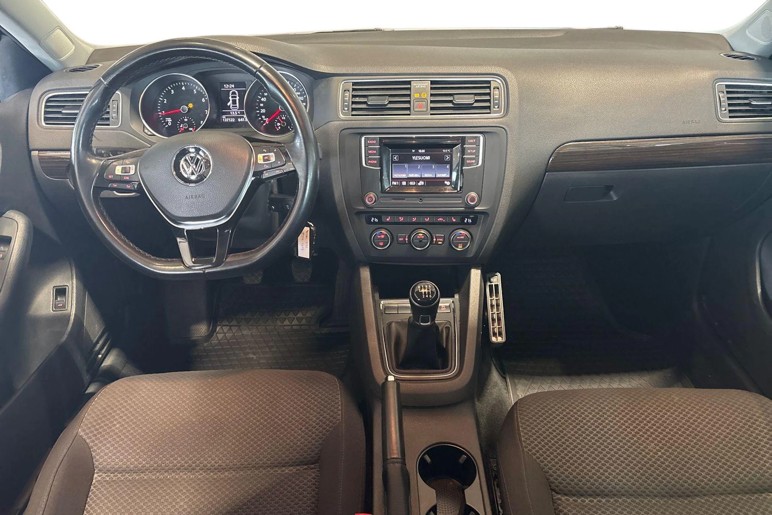 Harmaa Volkswagen JETTA 2018 kuva 7.