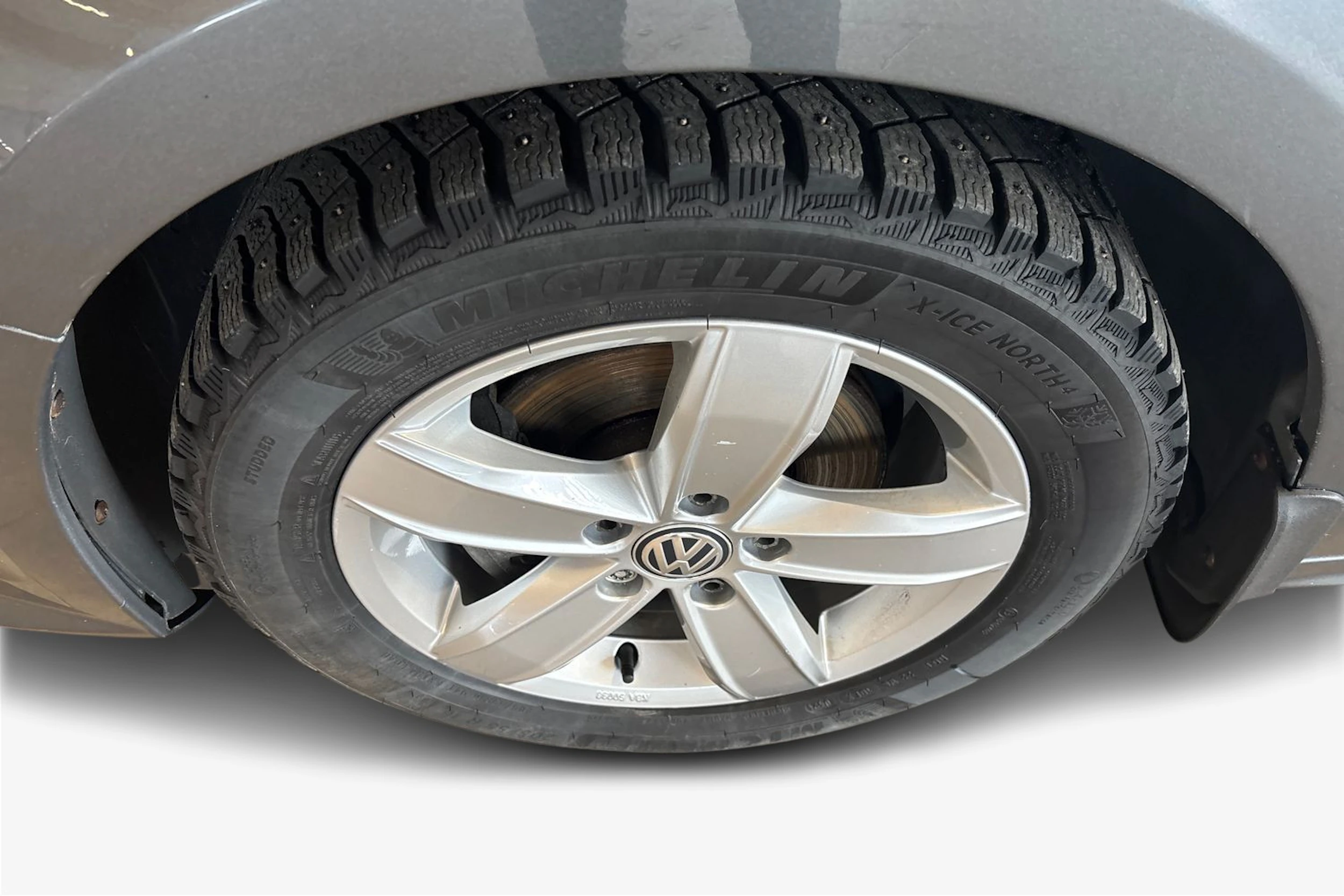 Harmaa Volkswagen JETTA 2018 kuva 9.