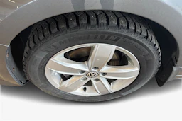 Harmaa Volkswagen JETTA 2018 kuva 9.