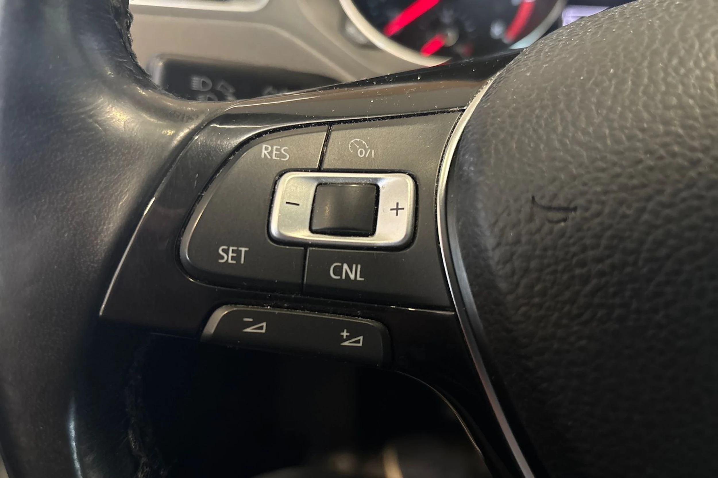 Harmaa Volkswagen JETTA 2018 kuva 12.