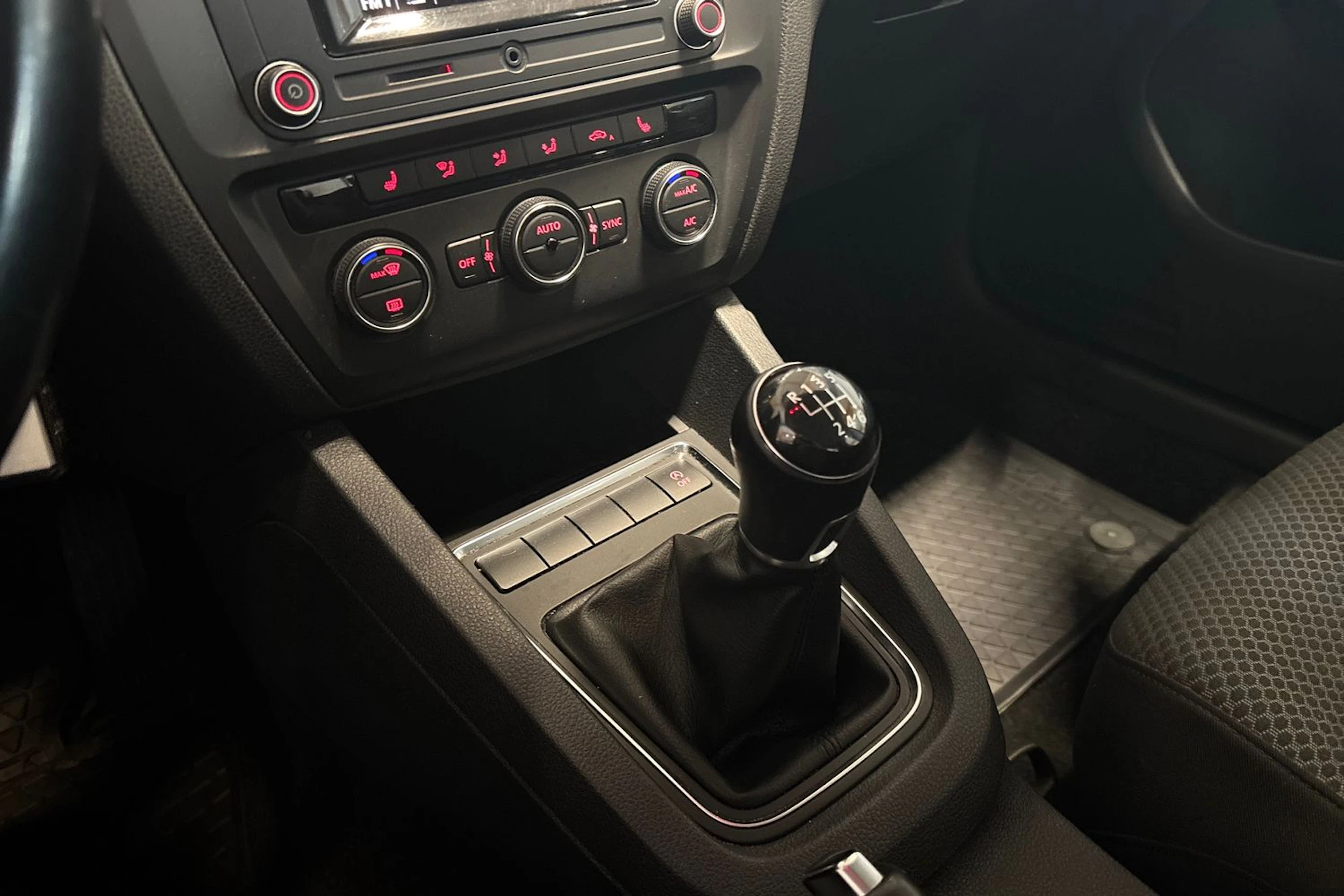 Harmaa Volkswagen JETTA 2018 kuva 14.