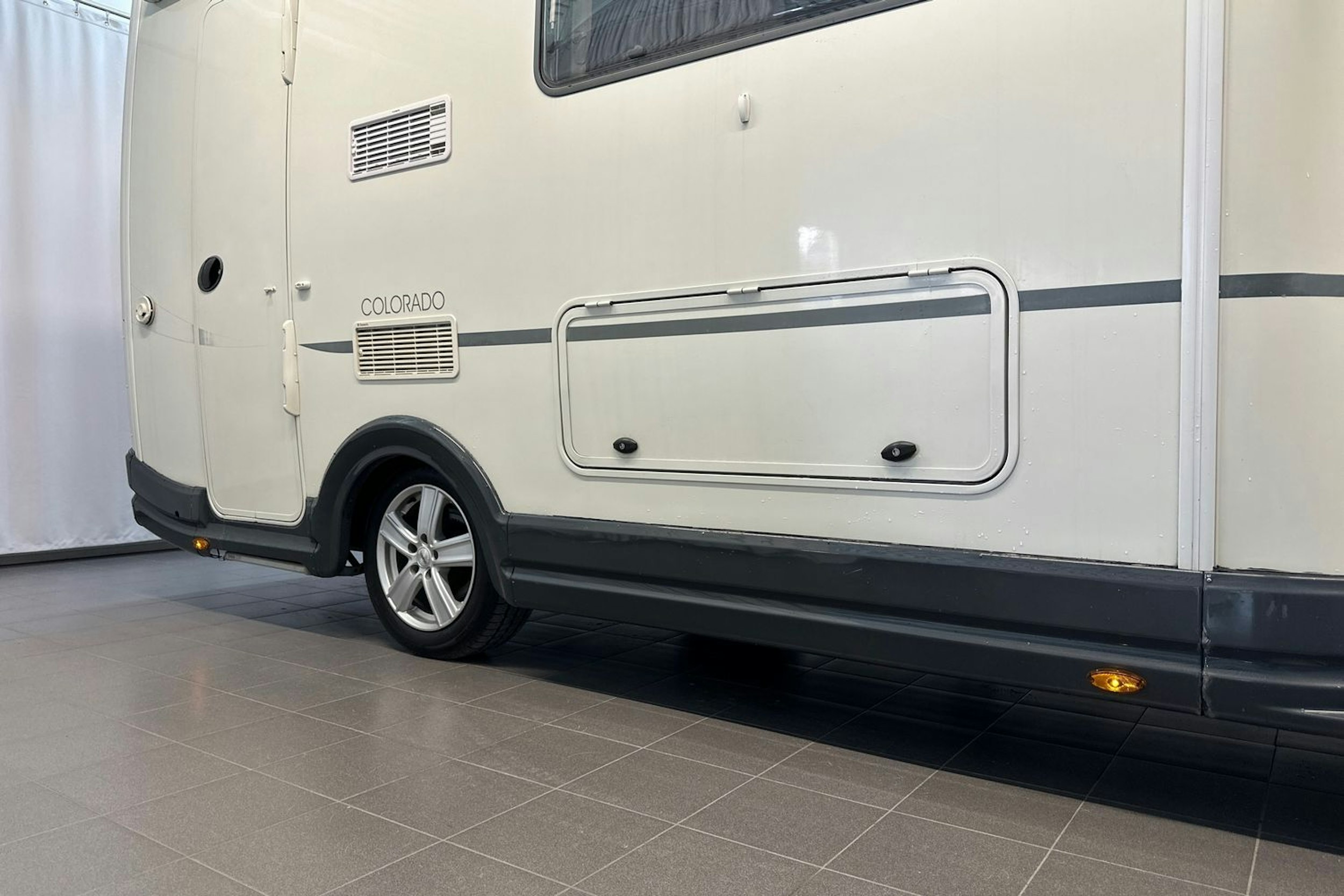 valkoinen Volkswagen Karmann 2007 kuva 26.
